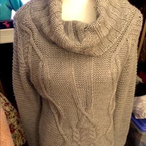 Woman’s pullover Sweater